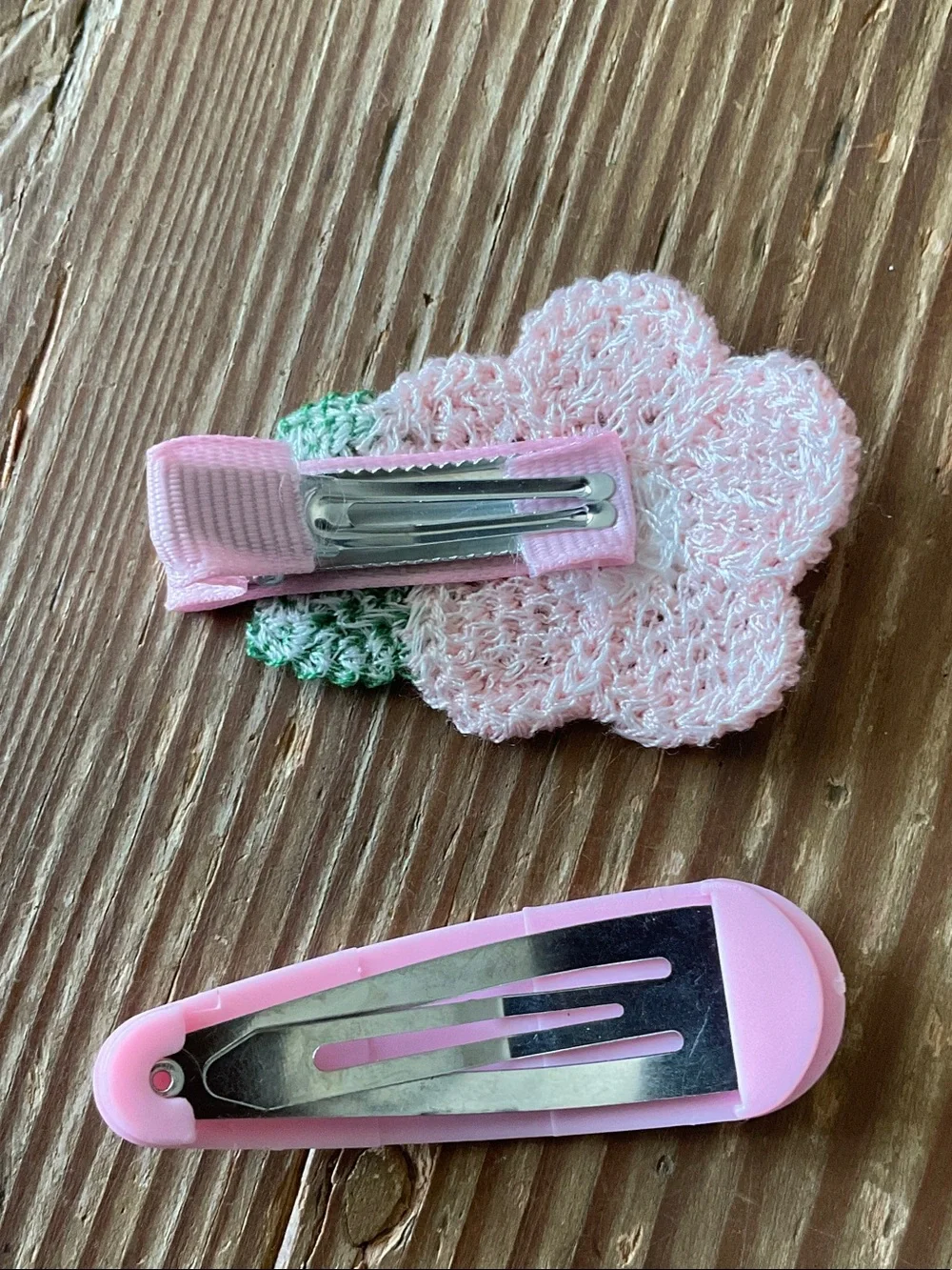 Pink Crochet Flower Hair Clip Set with Green Leaf Accent - Kids Accessories